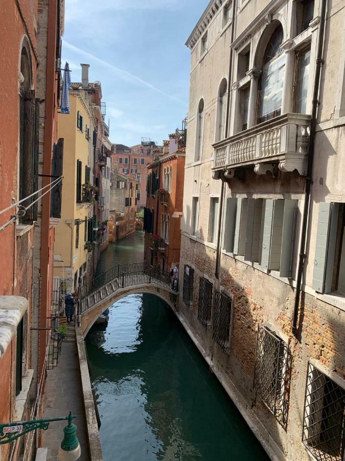 Balcone Sul Canale Venedig